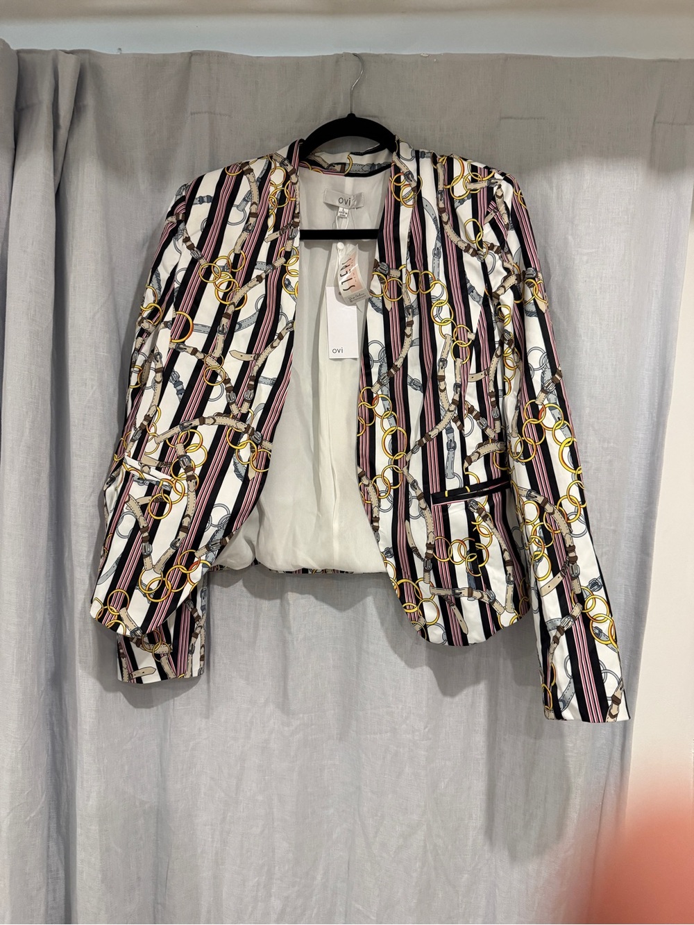 Ovi matching SET: jacket & shorts. Striped Chain-Print White & Pink.NWT